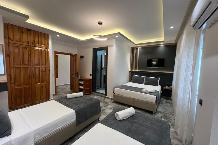 Room 9 of 23