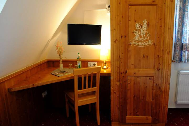 Room 35 of 66