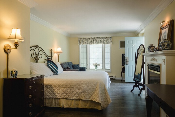 Room 16 of 29