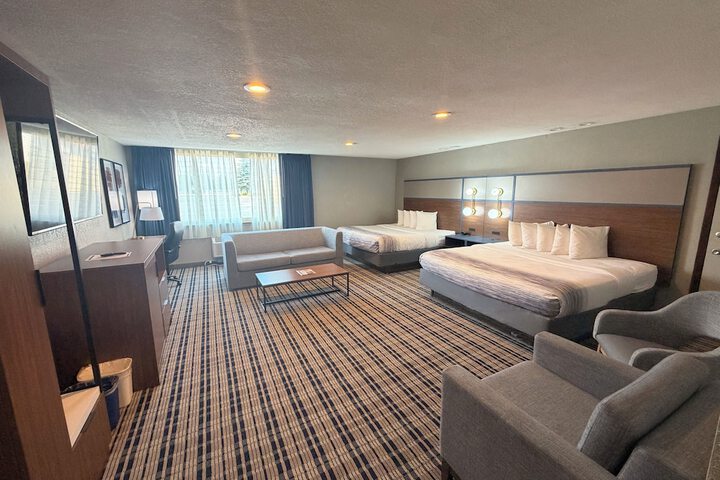 Room 35 of 68