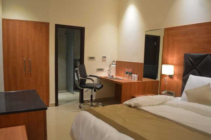 Room 6 of 54