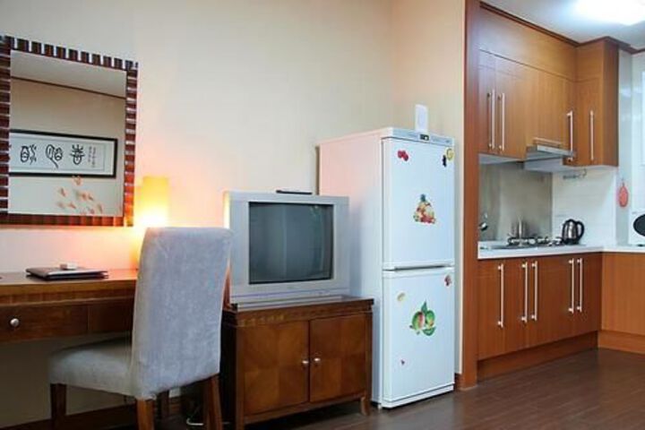 Room 7 of 14