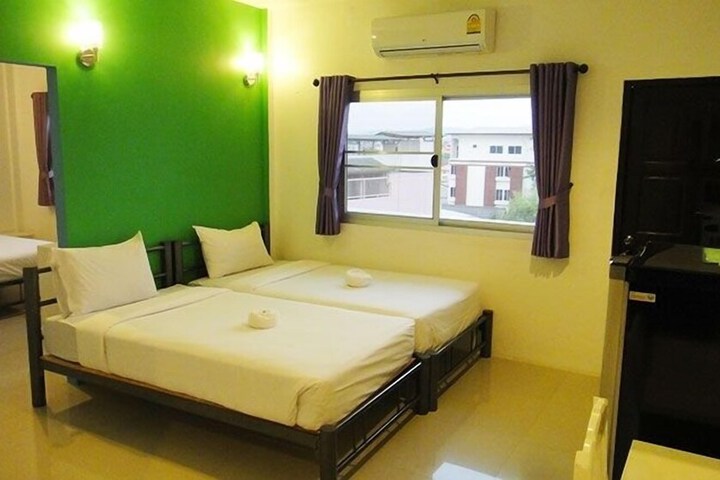 Room 13 of 64