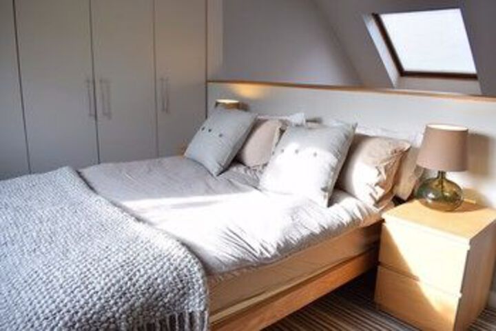 Room 6 of 17