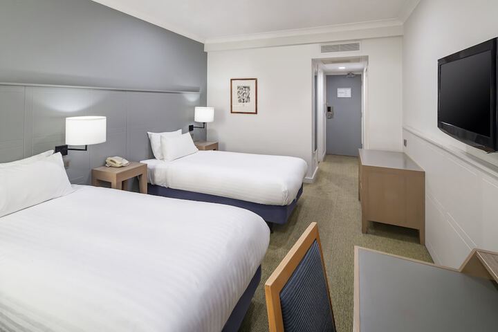 Room 13 of 68