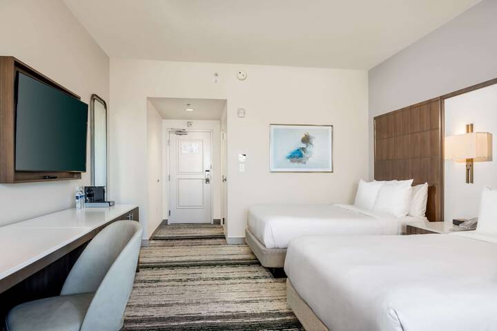 Room 35 of 132