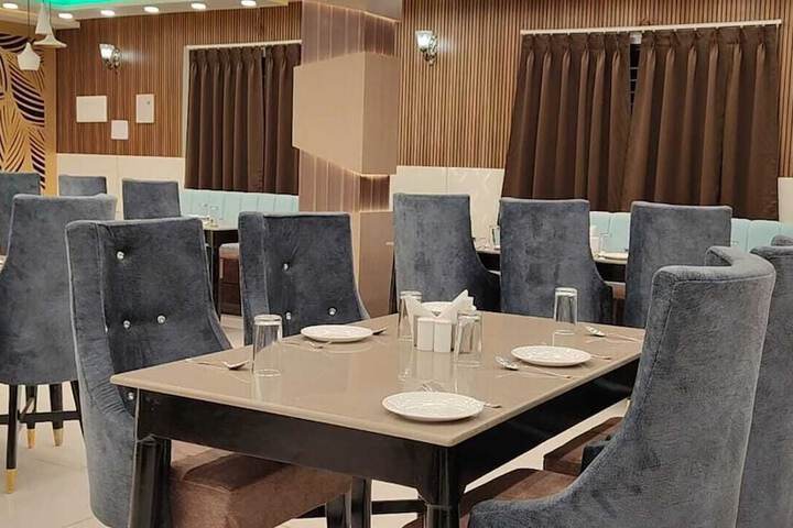 Dining 20 of 43