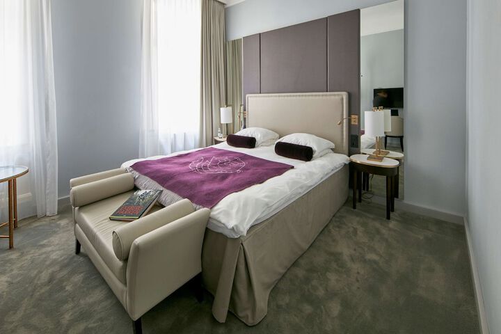 Room 7 of 82