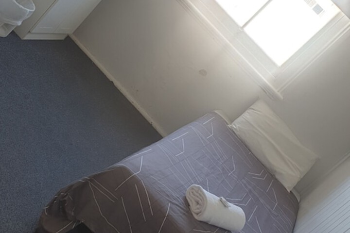 Room 8 of 35