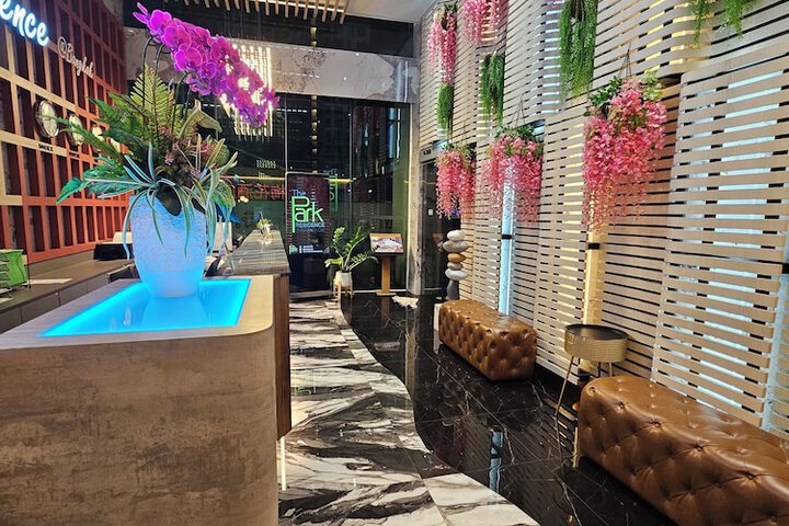 Entrance & Lobby
