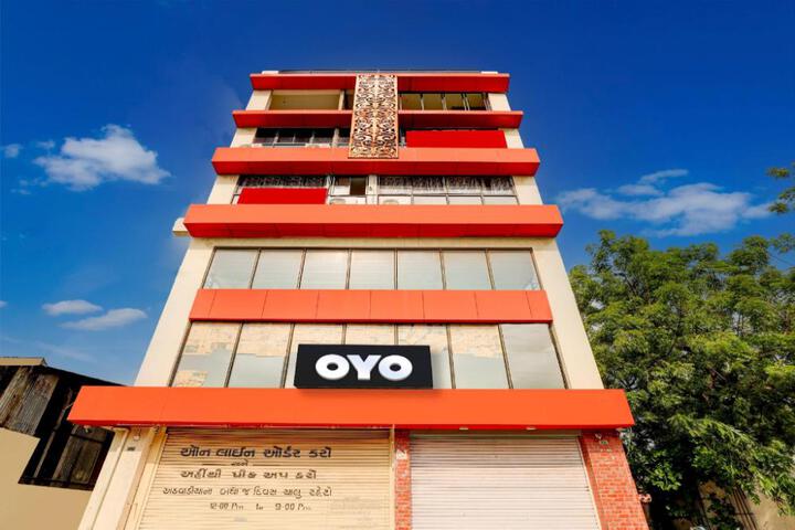 Hotel O Royal Inn