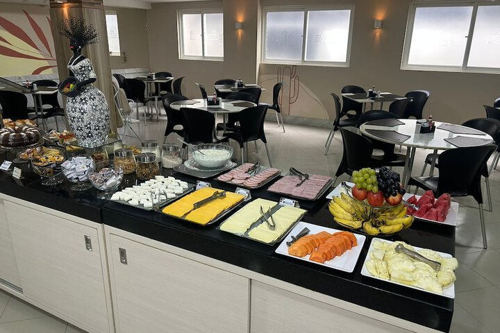 Dining 11 of 13