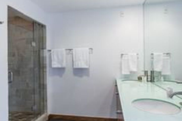 Room 20 of 222