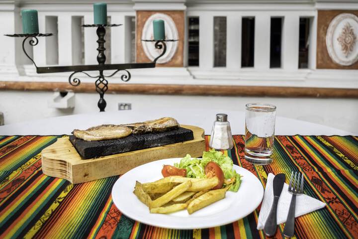 Dining 42 of 59