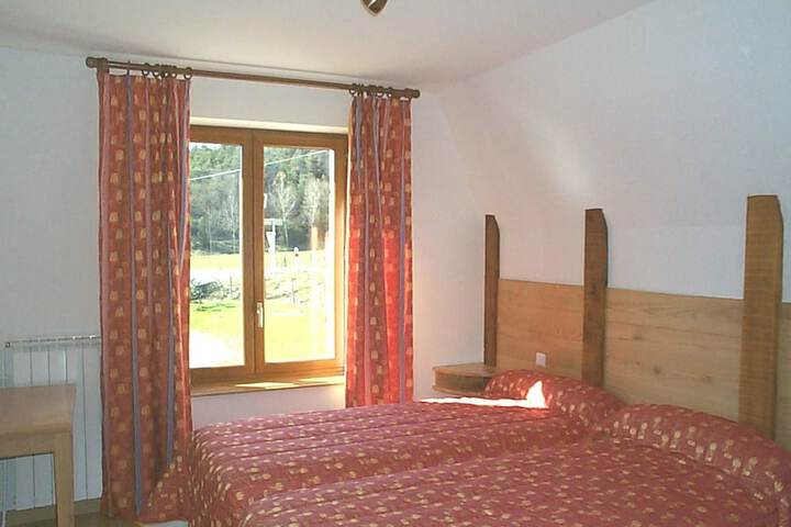Room 3 of 73