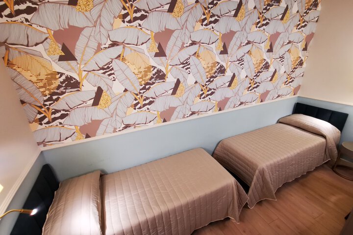 Room 8 of 30