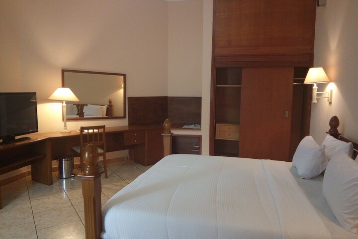 Room 22 of 35