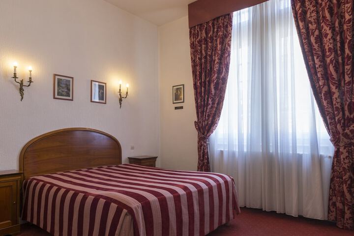 Room 8 of 47