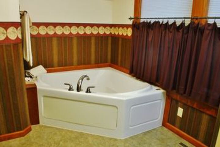 Hot Tub 175 of 200