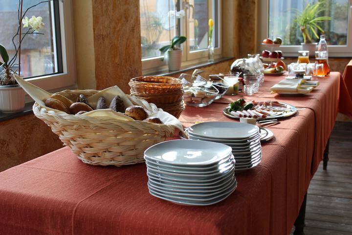 Dining 11 of 12