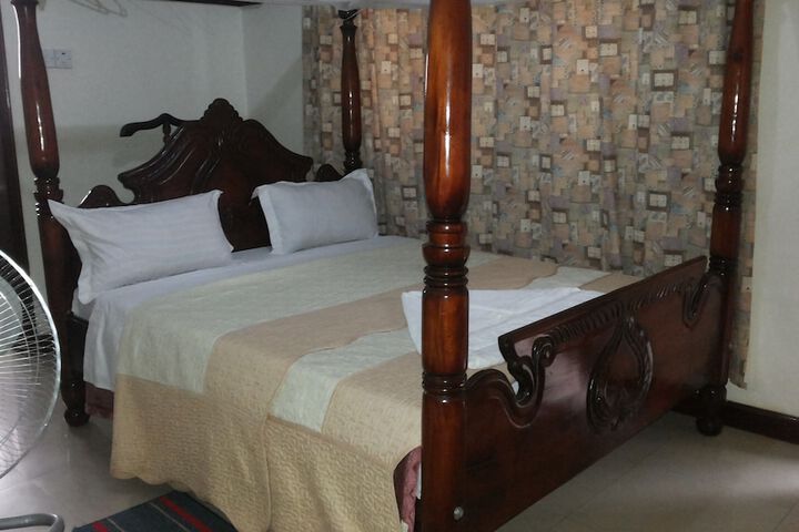 Room 5 of 52