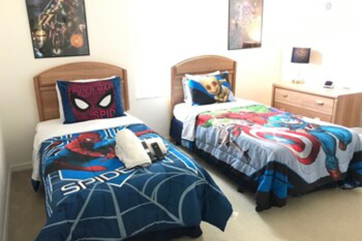 Room 10 of 14