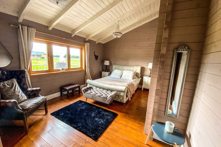 Room 2 of 29