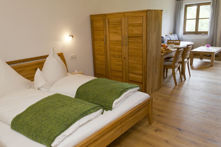 Room 4 of 48