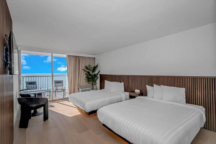 Room 6 of 28
