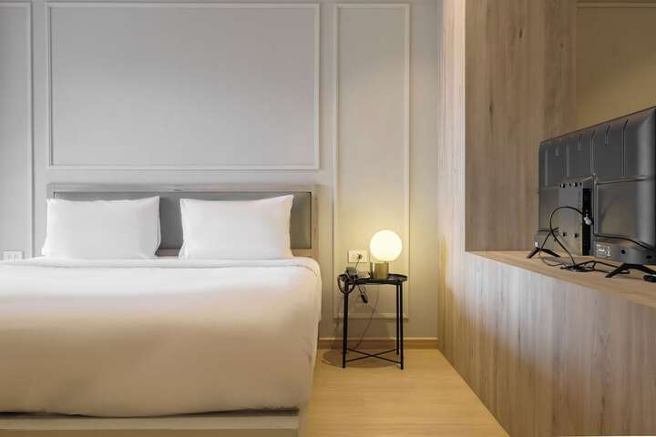 Room 83 of 186