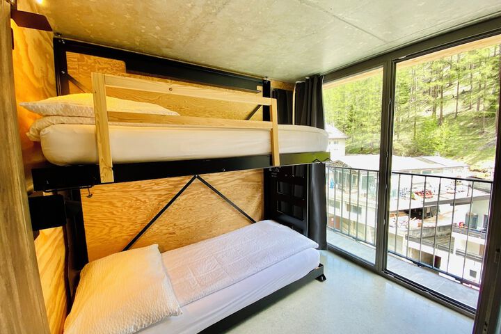 Room 10 of 41