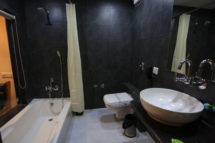Room 15 of 26