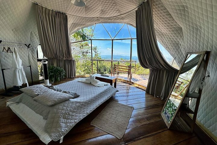 Room 3 of 33