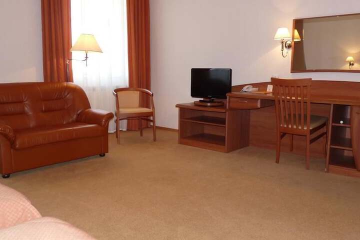 Room 14 of 28