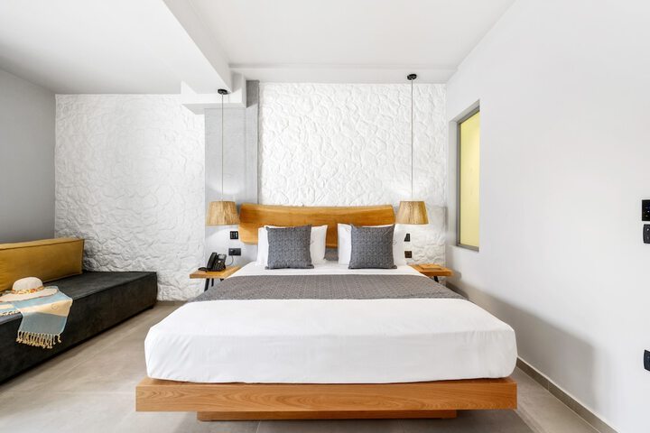 Room 15 of 40