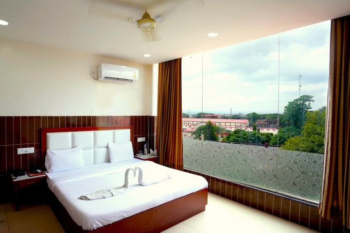 Room 8 of 16