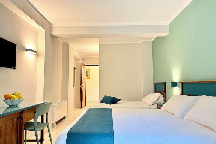 Room 40 of 184