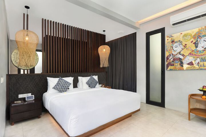Room 26 of 77