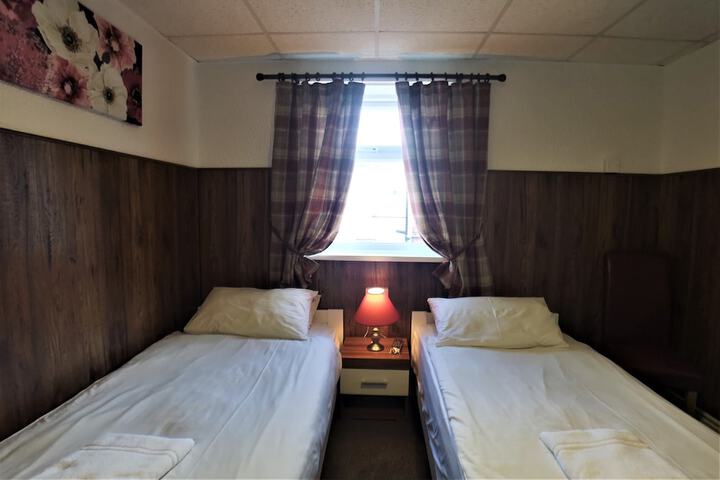 Room 35 of 102
