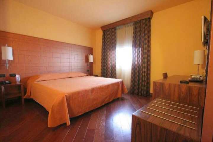 Room 4 of 21