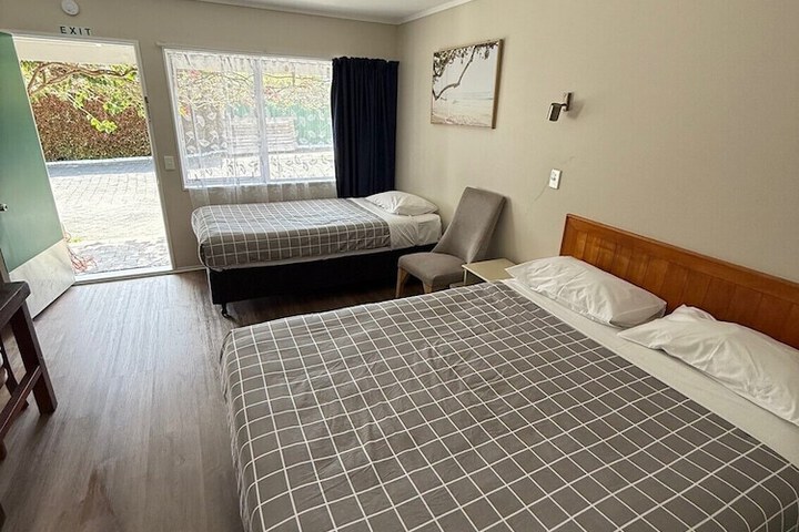 Room 9 of 23