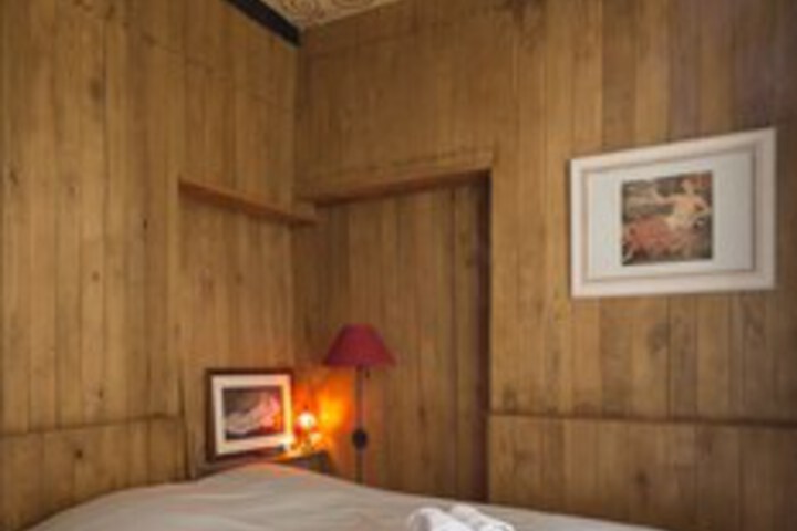 Room 14 of 16