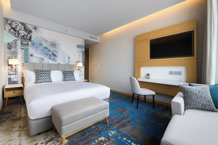 Room 13 of 39