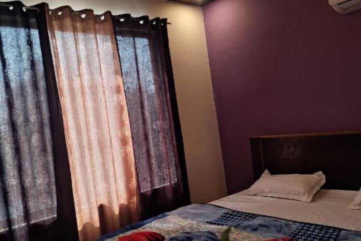 Privyrooms
