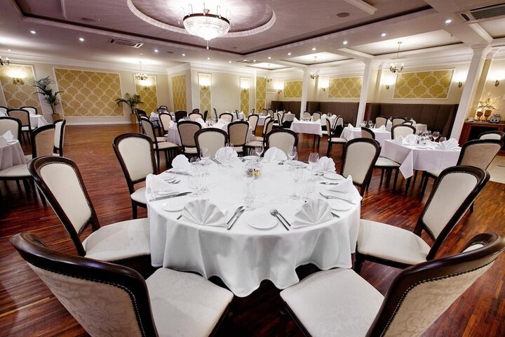 Ballroom/Hall 35 of 41