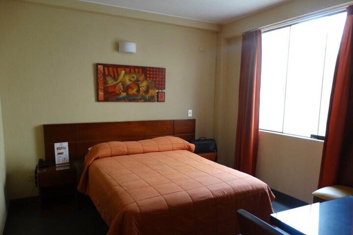 Room 12 of 19