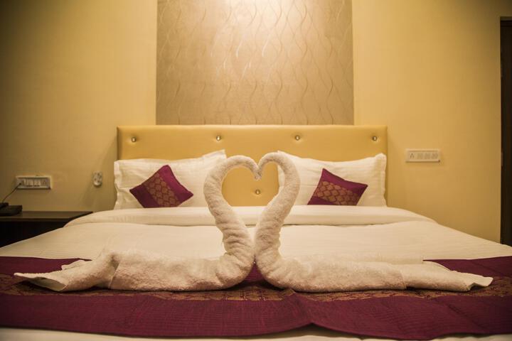 Suite 4 of 5