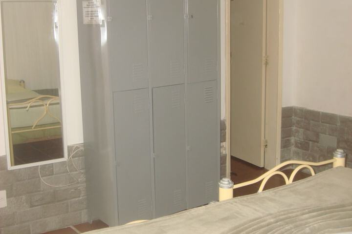 Room 25 of 76