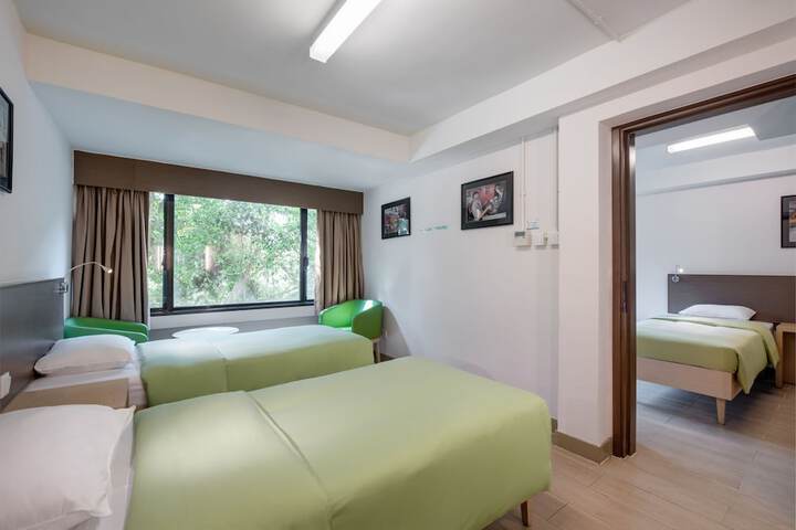 Room 16 of 66