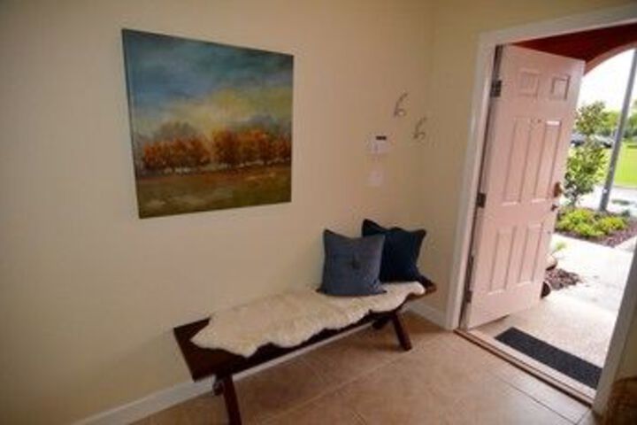 Room 6 of 33